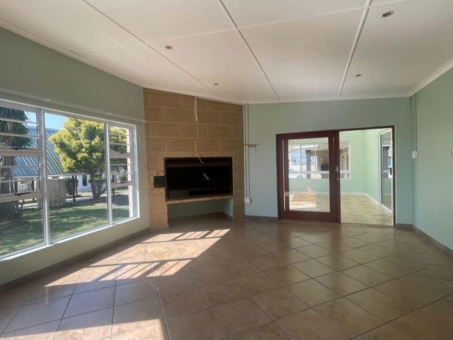 Commercial Property for Sale in Cove Ridge East Eastern Cape